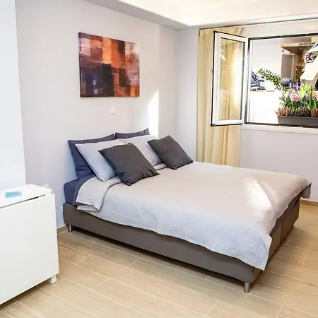 With Amenities In Kolonaki * אתונה