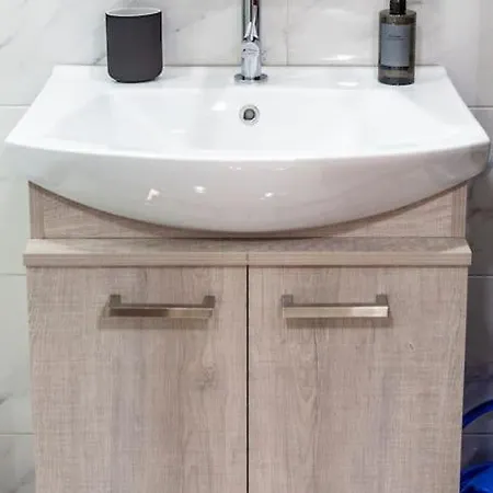 דירה With Amenities In Kolonaki