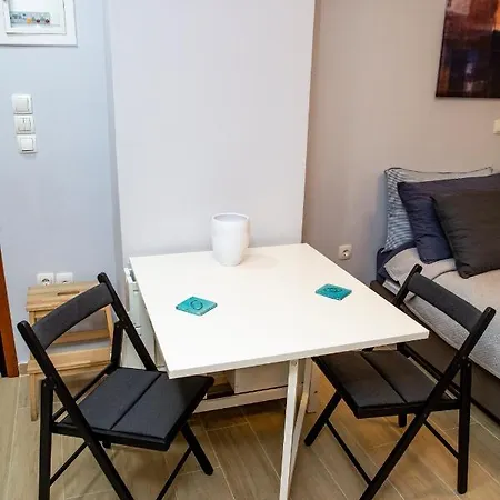 With Amenities In Kolonaki דירה *