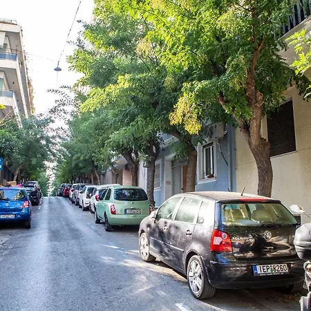 With Amenities In Kolonaki דירה *
