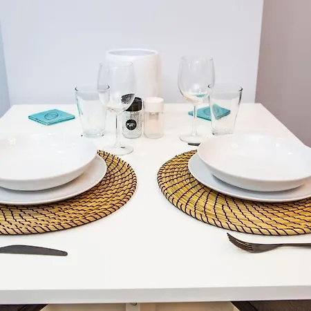 With Amenities In Kolonaki דירה *